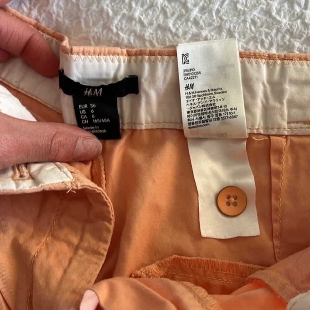 H&M Shorts - Picture 3 of 3